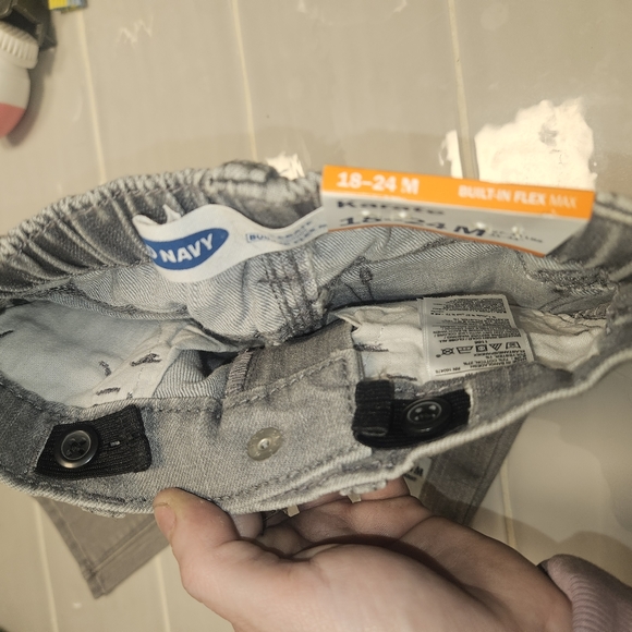 NWT Old Navy Karate Skinny Jeans - Picture 2 of 4